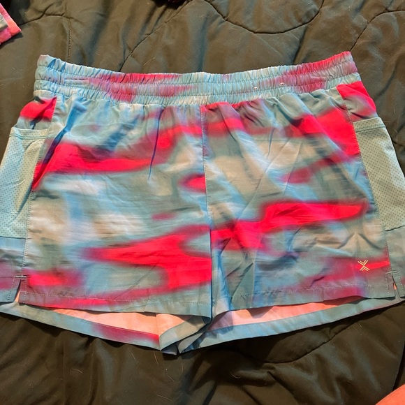 Xersion Women's Athletic Shorts Teal/Wine & Red Size XL Quick Dri - Picture 1 of 9